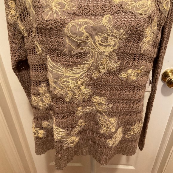 Free People Sweater M Brown Yellow Taupe Applique Long Sleeve Semi-Open Eave NWT - Picture 3 of 11